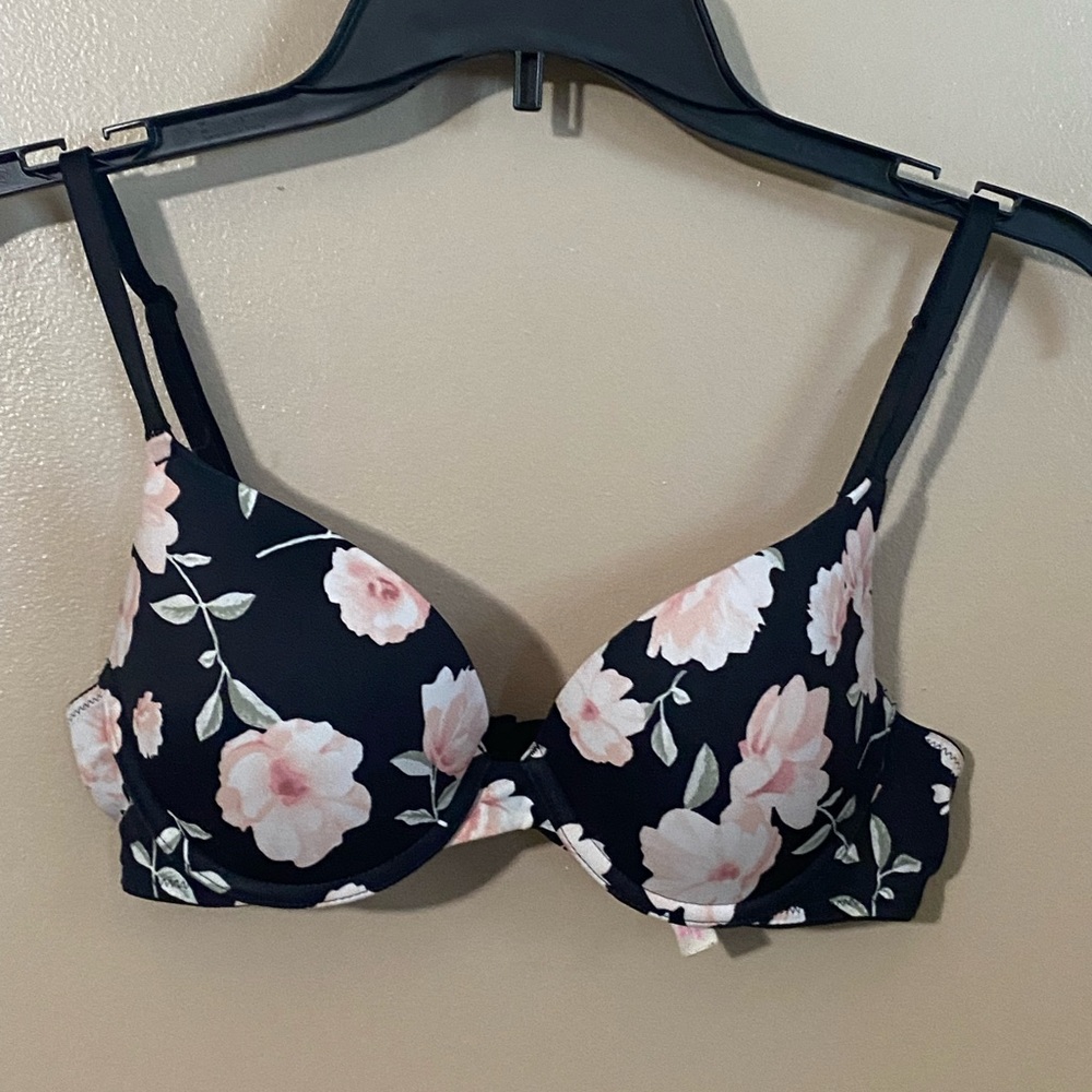 Victoria secret wear everywhere push-up bra 34 b